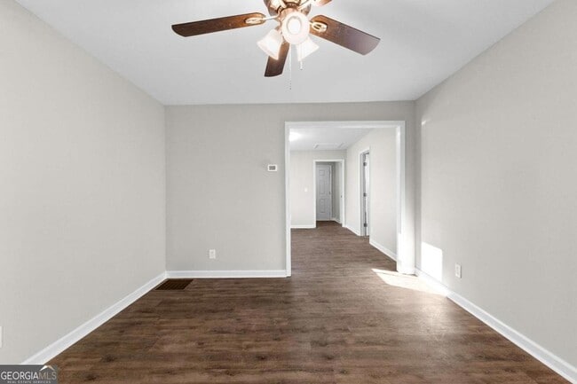 Building Photo - 7 Smith St