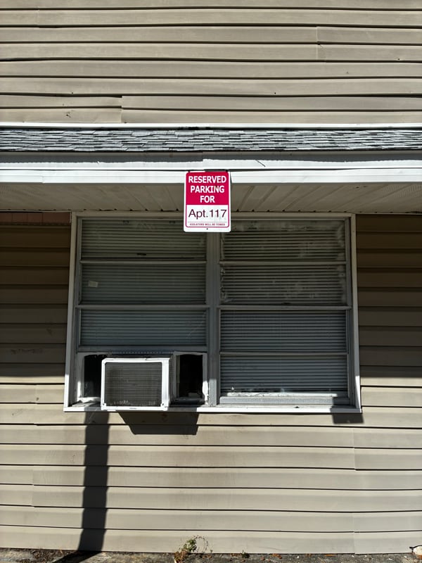 Building Photo - 117 5th St NE