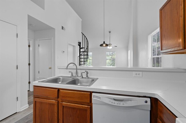 Building Photo - 2908 Whisper Oaks Ln