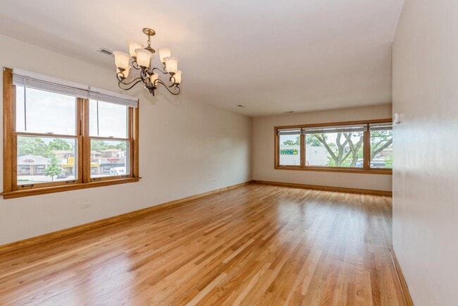 Building Photo - 8108 N Oriole Ave