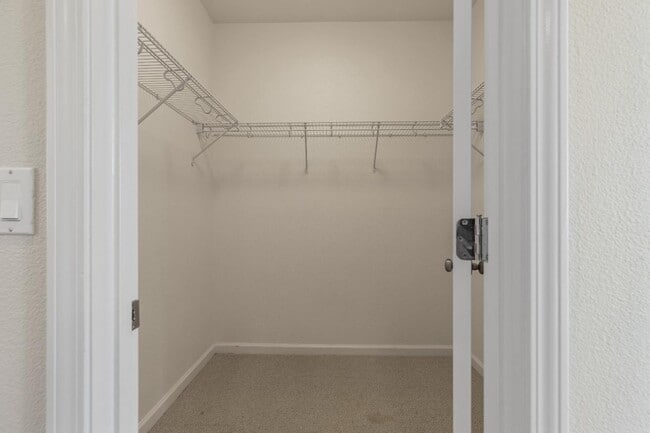 Building Photo - 20863 Grapevine Dr