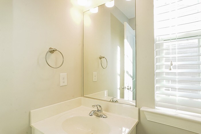 Building Photo - 1230 Cobblefield Dr