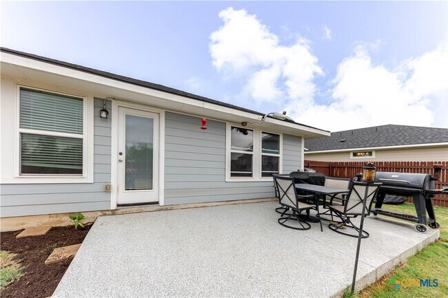 Building Photo - 303 Schuylerville Dr