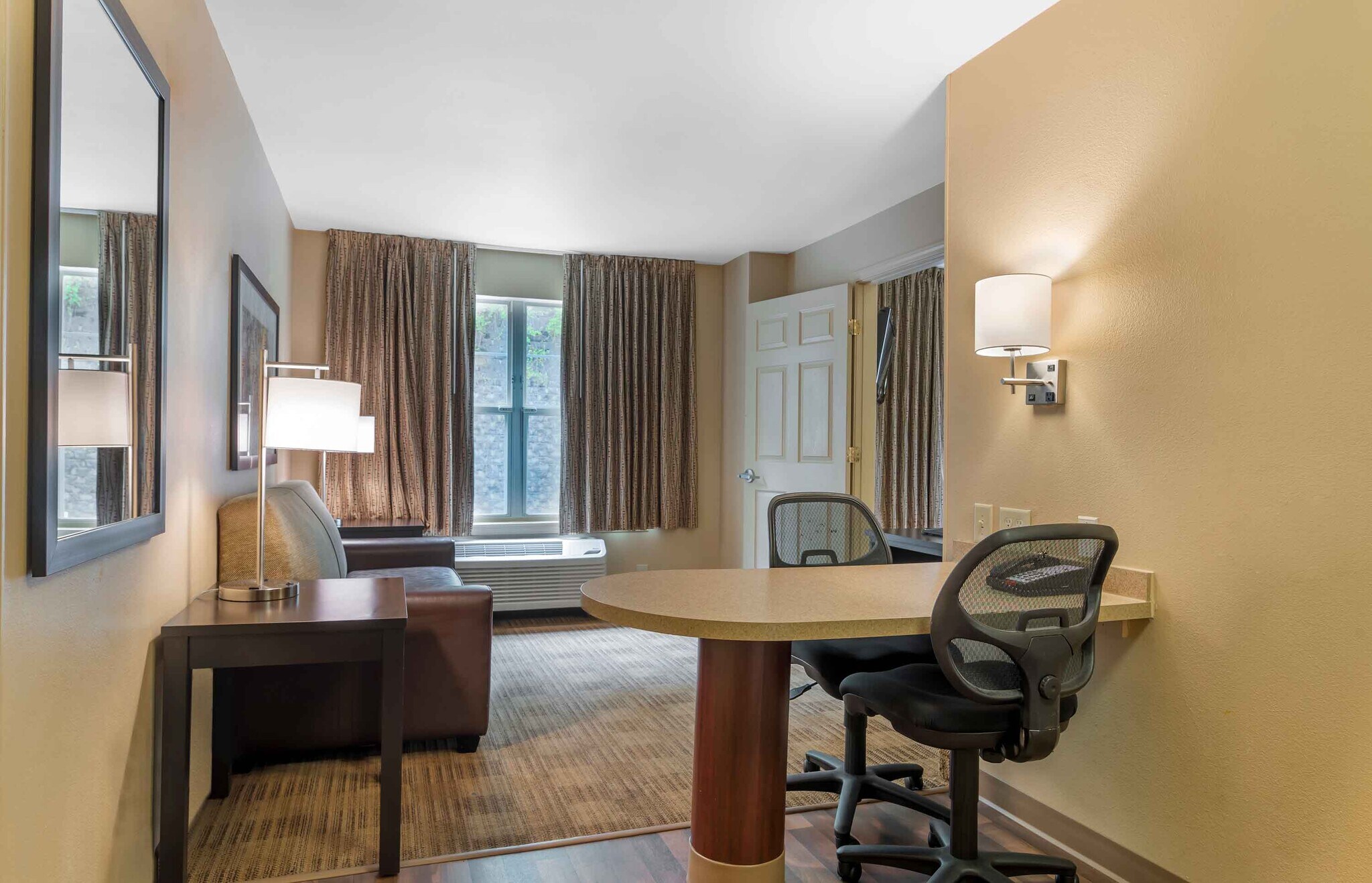 Building Photo - Furnished Studio-Atlanta - Alpharetta - No...