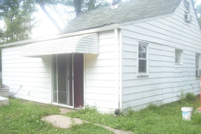 Building Photo - 5422 Ruby Dr