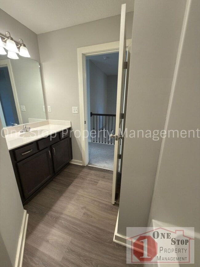 Building Photo - 3 Bedroom / 2.5 Bathroom Townhome in Louisburg, KS!