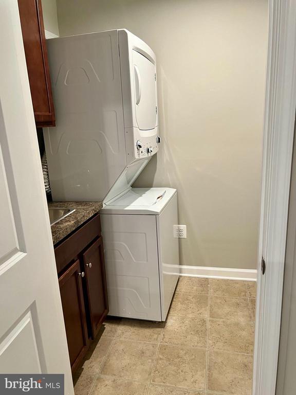 Building Photo - 6508 Walcott Ln