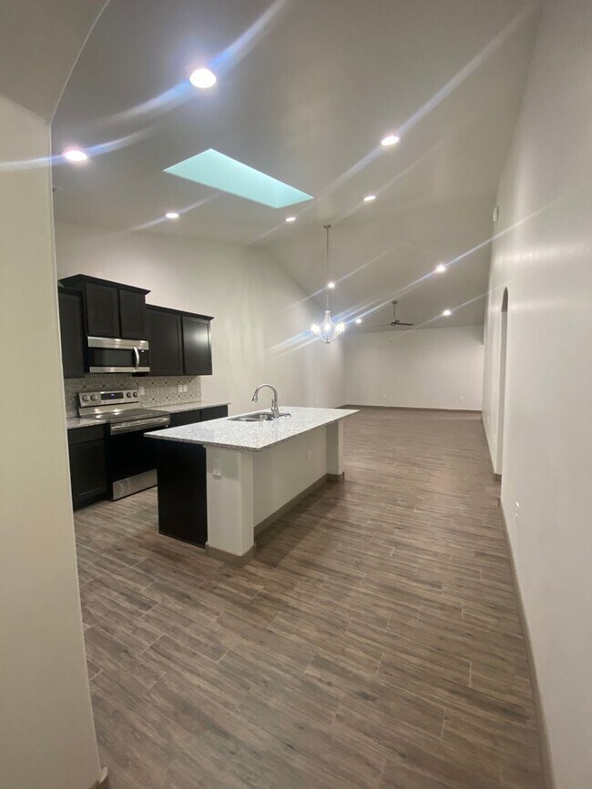 Building Photo - 4027 Apache Pine Pl