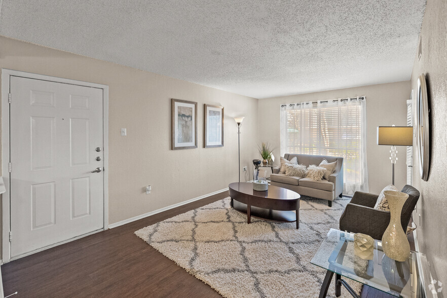 1BR, 1BA - 657SF - Living Room - Westmount at Forest Oaks