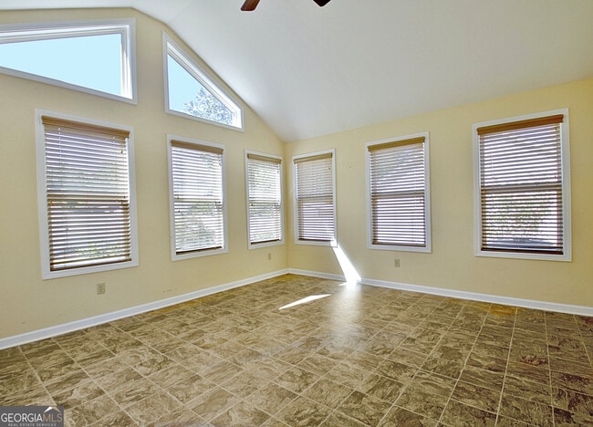 Building Photo - 315 Wood Ridge
