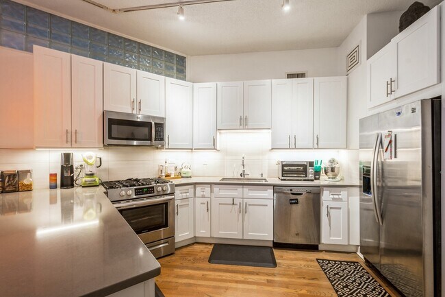Building Photo - 161 W Harrison St