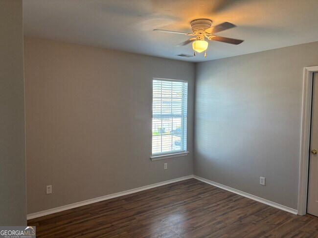 Building Photo - 119 Fairgreen St