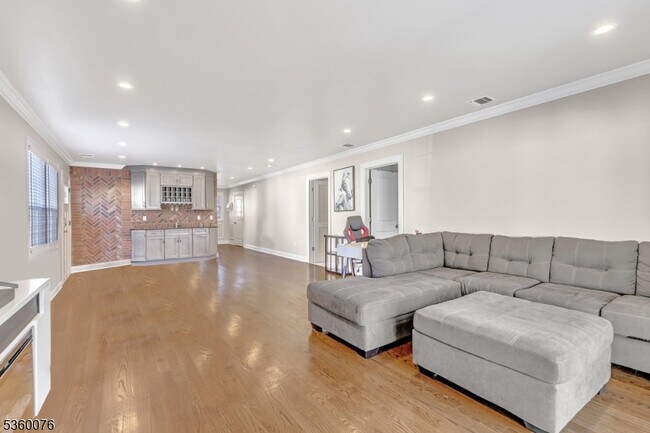 Building Photo - 46 Cortlandt St