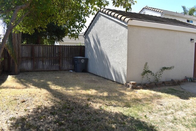 Building Photo - 6620 Verandah Ct