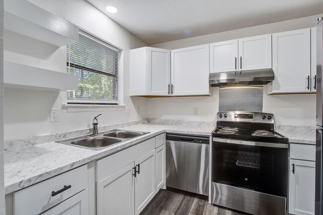 Building Photo - 114 Langley Dr
