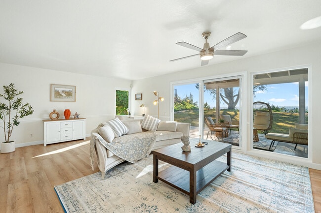 Building Photo - 10961 Limetree Dr