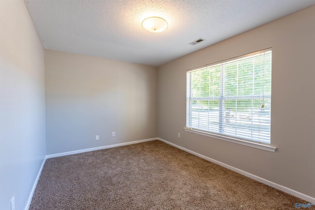 Building Photo - 122 Otter Trail SW