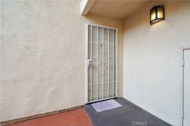 Building Photo - 22855 Vanowen St