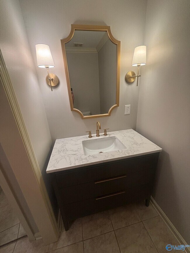 Building Photo - 1308 McClung Ave SE