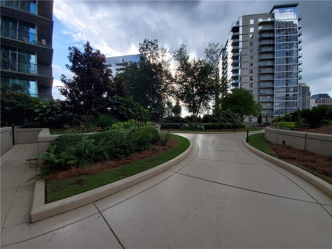 Building Photo - 1080 Peachtree St NE