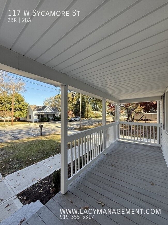 Building Photo - 117 W Sycamore St