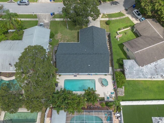 Building Photo - 1627 Dale Cir S