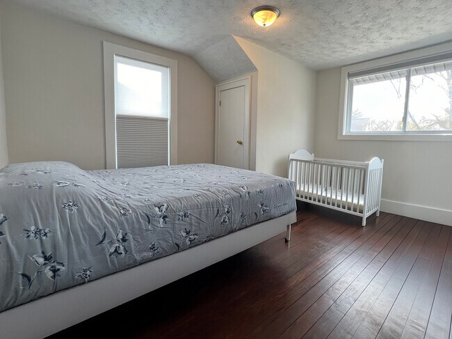 Building Photo - 538 Webster St