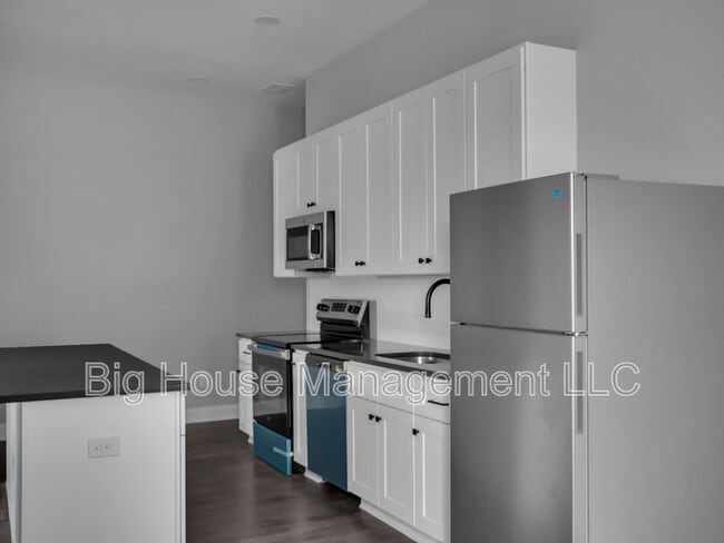 Building Photo - 707 Druid Park Lake Dr