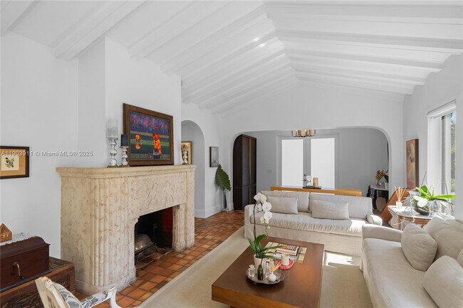 Building Photo - 1281 S Venetian Way