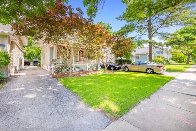 Primary Photo - 215 North Ave