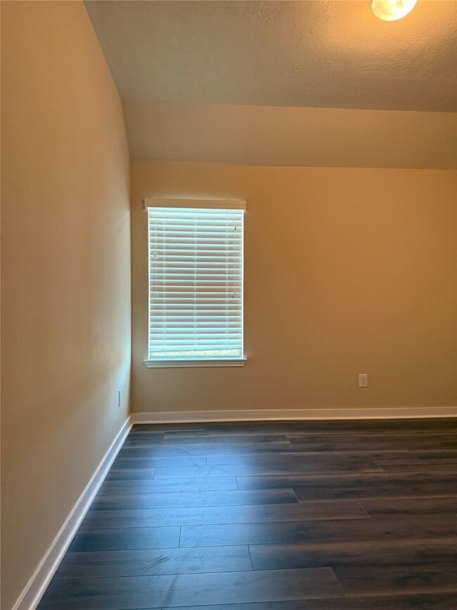 Building Photo - 22434 Albee Dr