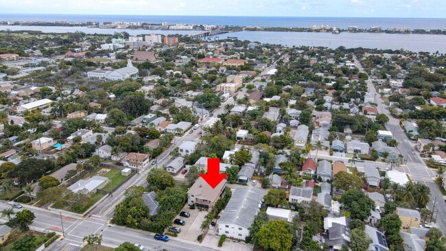 Building Photo - 310 S J St