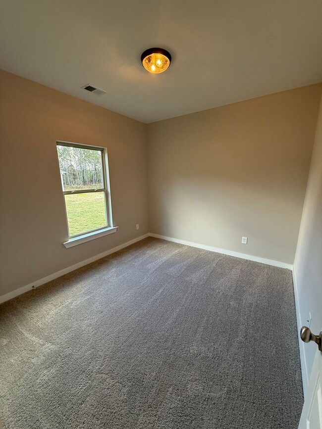 Building Photo - Home for rent in Riverside!