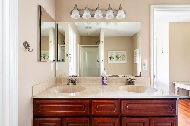 Building Photo - 820 Sandollar