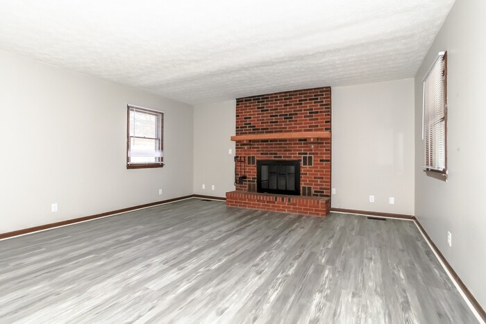 Building Photo - 2456 Bendel Dr