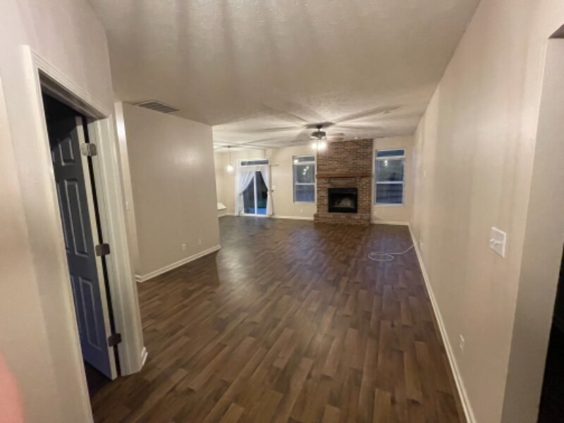 Building Photo - 3730 Tesla Dr