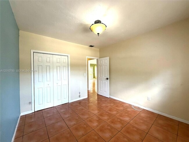 Building Photo - 1840 SW 29th Ave