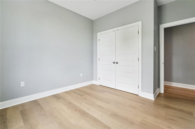 Building Photo - 1222 St Denis St