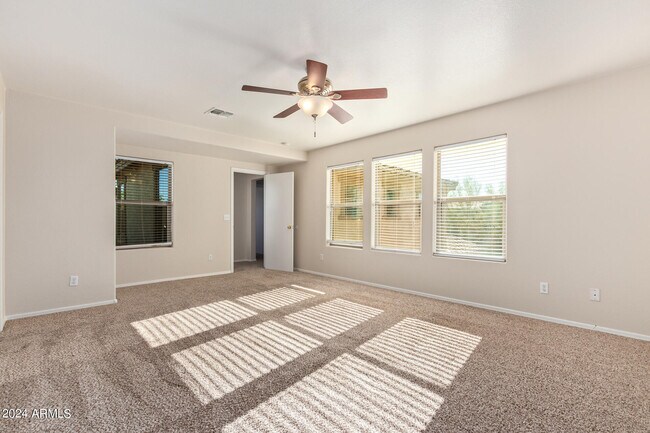 Building Photo - 17255 N 184th Dr