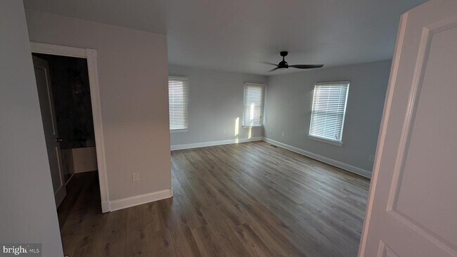Building Photo - 3801 Ernst Dr