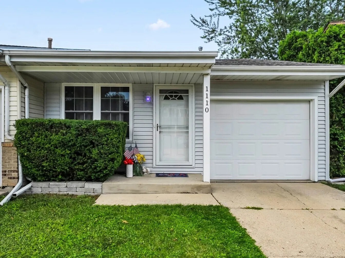Building Photo - 1110 Riverwood Dr