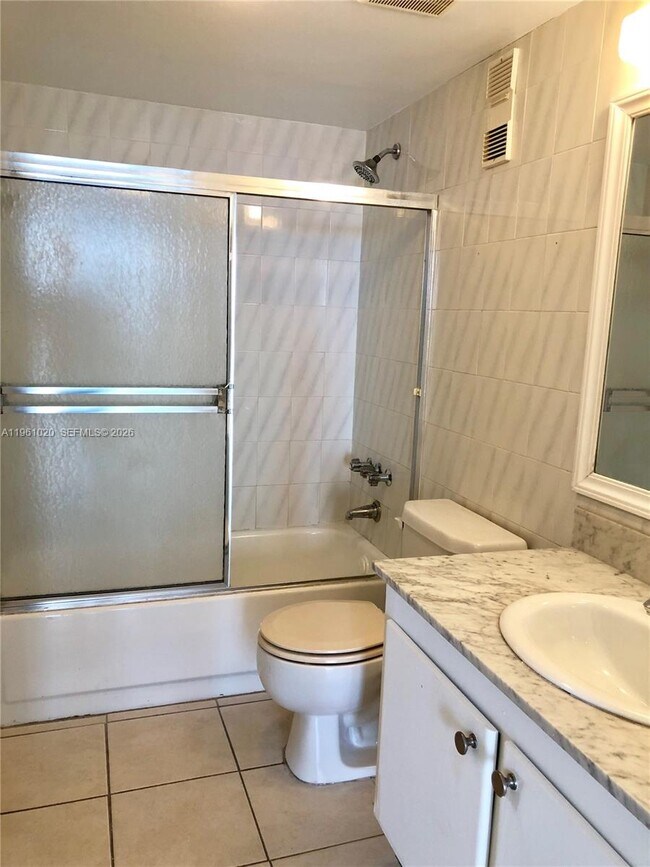 Building Photo - 1300 NE Miami Gardens Dr