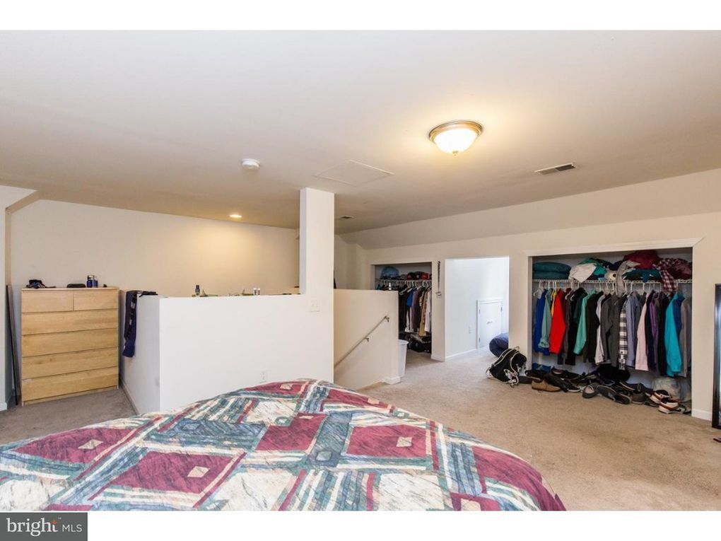 Building Photo - 735 Walnut St