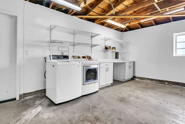 Building Photo - Gorgeous single story home in La Jolla wit...