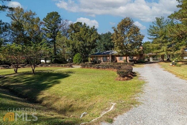 Building Photo - 404 E First St