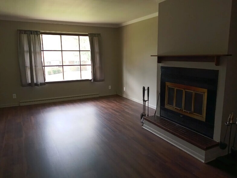 Building Photo - 4805 Javelin Dr