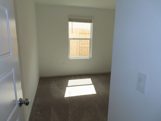Building Photo - 12800 Spotted Wren Cir