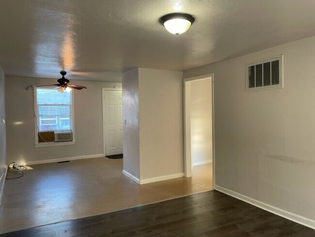 Building Photo - 1-Bedroom Apartment in Commerce City