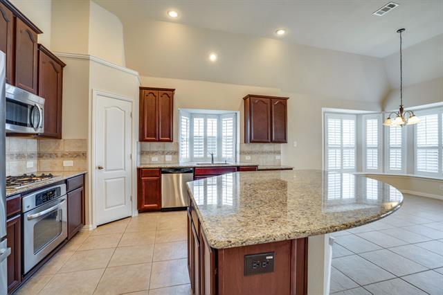 Building Photo - 7747 Ivanhoe Dr