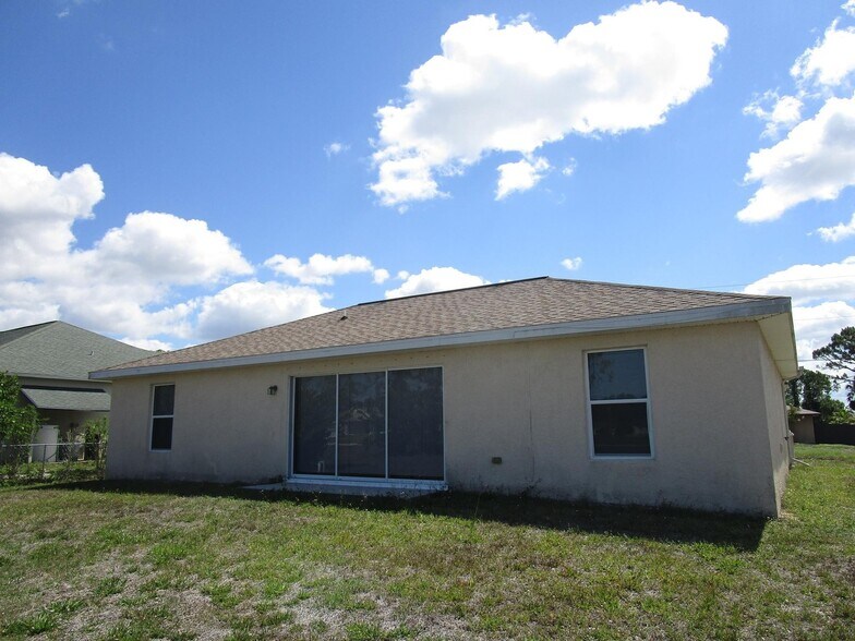Building Photo - Coming mid July  3/2  Home